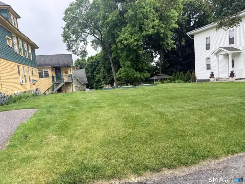 Level Vacant Land Lot