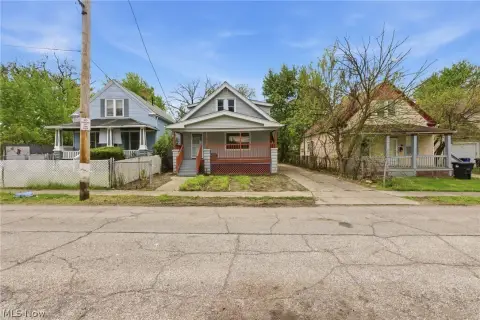 Renovated Duplex in Cleveland, OH