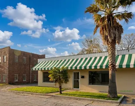 Hattiesburg Commercial Building with Potential