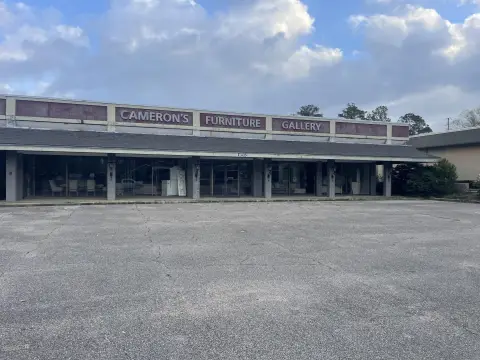 Retail Building with Storage Area