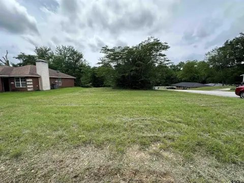 Vacant Corner Lot in Tyler