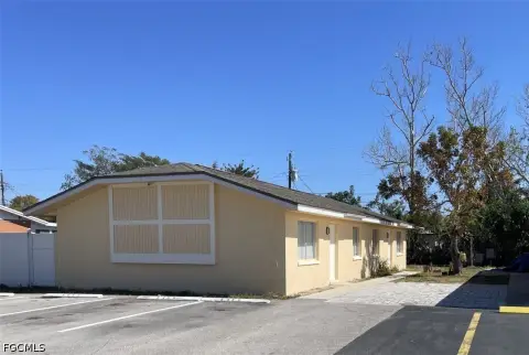 Well-Maintained Duplex in Fort Myers
