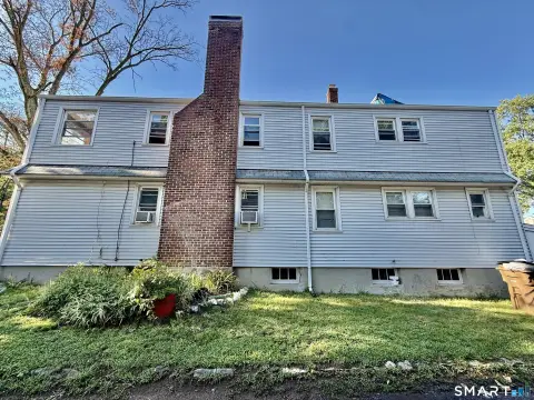 Six-Bedroom Duplex With Expansion Plans