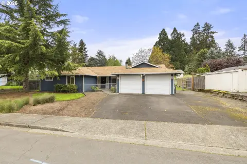 Updated Duplex with Fenced Yards
