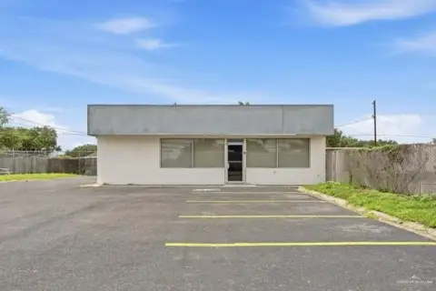 Retail Building with Flexible Layout