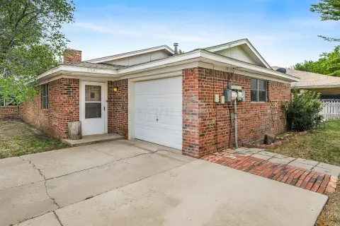 Duplex Portfolio with Four Doors
