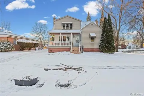 Well-Maintained Duplex in Warren, MI