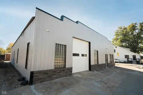 Remodeled Warehouse on SR 75