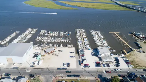 Landmark Marina with Restaurant Space