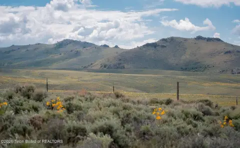 Wyoming Land Bordering Public Lands