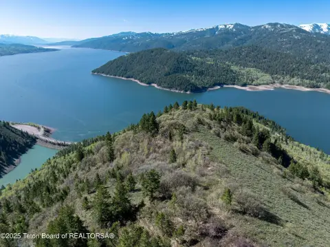 179+ Acres Overlooking Palisades Reservoir