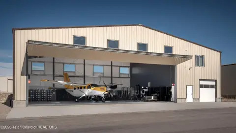 Driggs Airport Hangar with Apartment