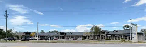 Multi-Tenant Building in LaBelle