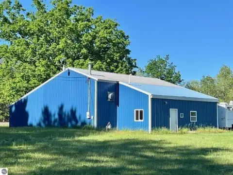 Industrial Building in Cadillac, MI