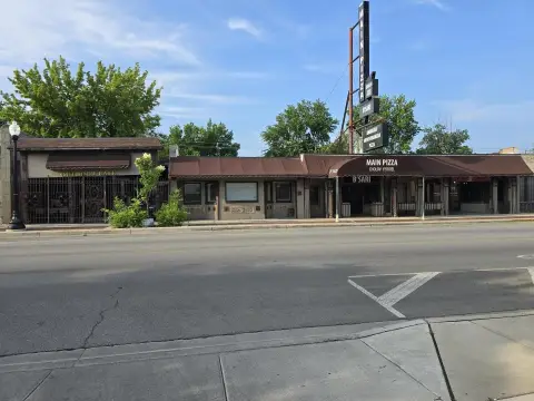 Restaurant Property with Enclosed Gazebo Patio