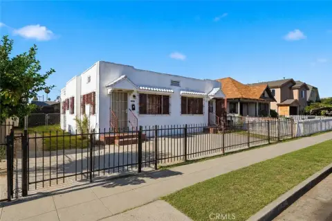 Duplex with Backyard Space