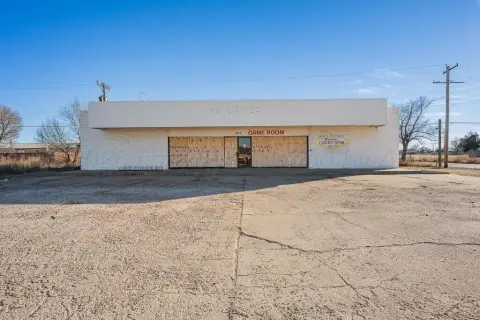 Retail Storefront with Open Floor Plan