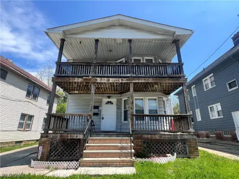 Cleveland Duplex: Investment Opportunity