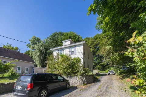 Duplex with Shared Laundry