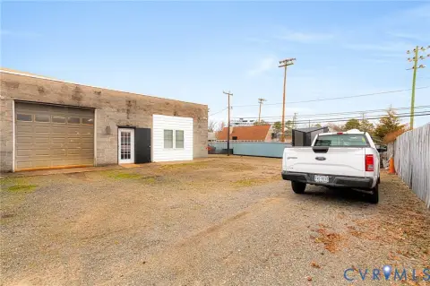 Flex Property with Fenced Lot