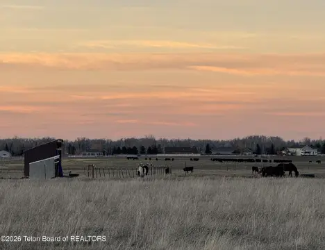 Residential Land in Peak View