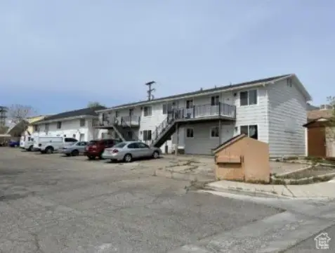 Occupied Multifamily Income Building