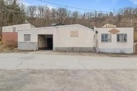 Brookline Flex Warehouse For Lease