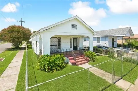 New Orleans Duplex with Parking