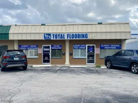 Retail/Flex/Office Building on Del Prado