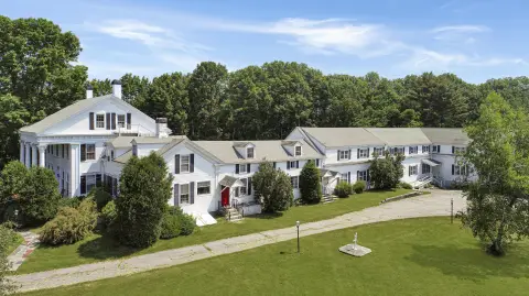 Historic Hotel with Guest Cottage