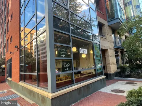 Prime Retail Condo in DC