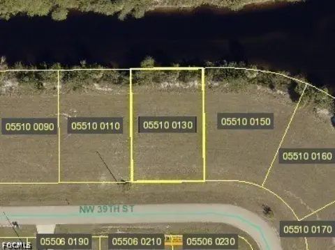 Waterfront Lot in Cape Coral