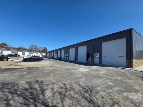 Flexible Tradesman Space in Quonset