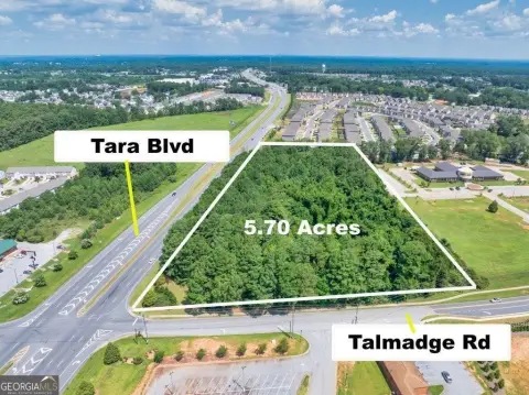 Commercial Land in Hampton, GA