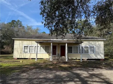 Commercial Land with Existing Structure
