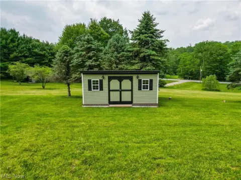 Spacious Lot Near Jefferson Lake