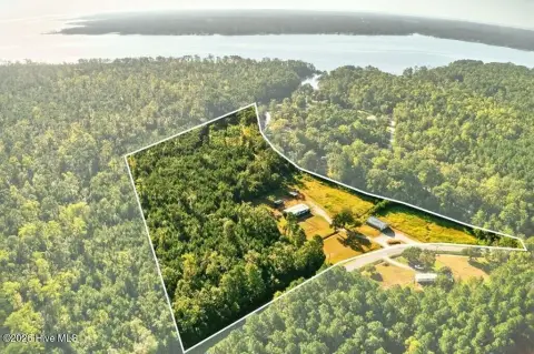 Hunting Land with Insulated Shop