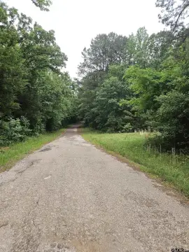 Unrestricted Land in Winona, TX