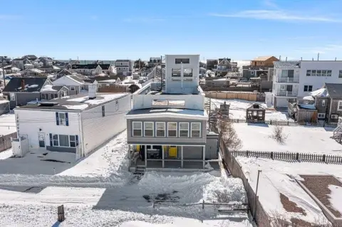 Narragansett Duplex with Water Views