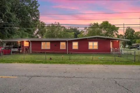 Three-Bedroom Duplex with Carports