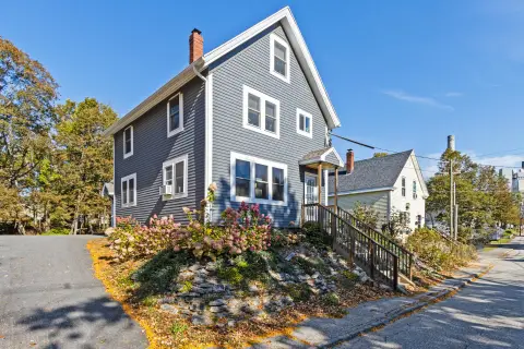 Duplex with In-Unit Laundry