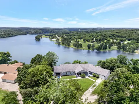 Lake-View Duplex
