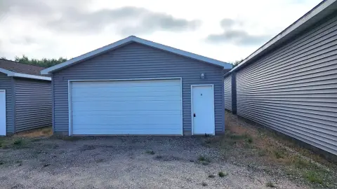 Condo Garage in Prudenville, MI
