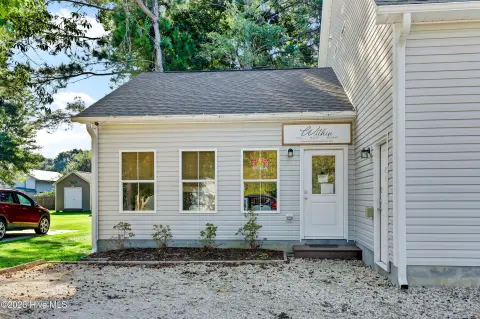 Flexible Mixed-Use Commercial Space