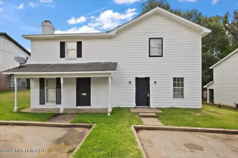 Updated Duplex in Prime Location