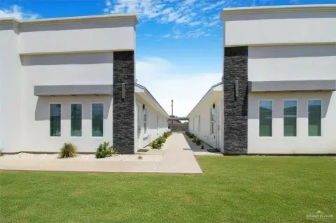 Income-Producing Sixplex in North McAllen