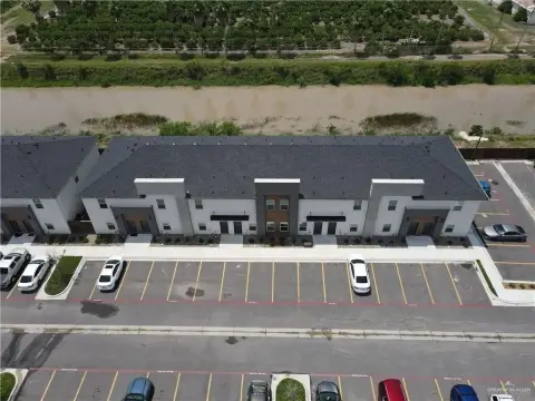 8-Unit Apartment Building
