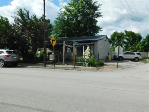Single-Story Retail Building