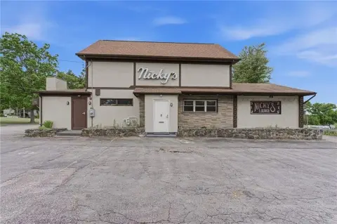 Mixed-Use Building with Bar & Residence