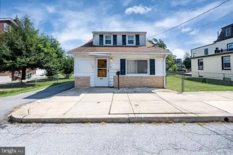 Two-Unit Duplex With Detached Garage